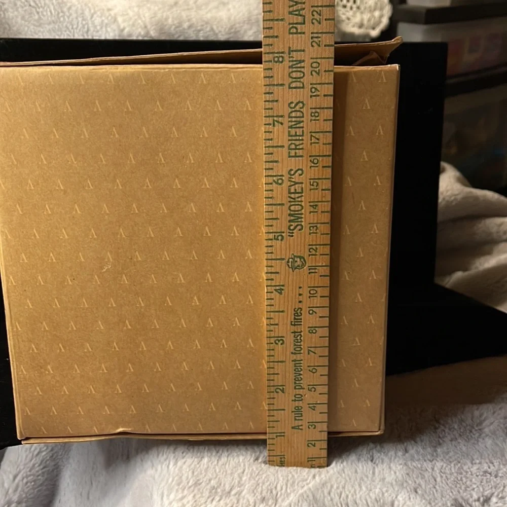 Avon Vintage “Merry Kissmas” Musical Bell NIB
